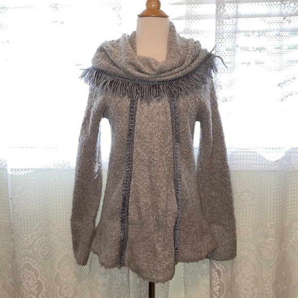 Angel Of The North Sweater - Picture 2 of 9